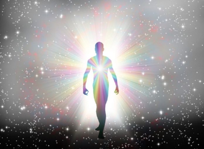 homme ds lumiere arc en ciel